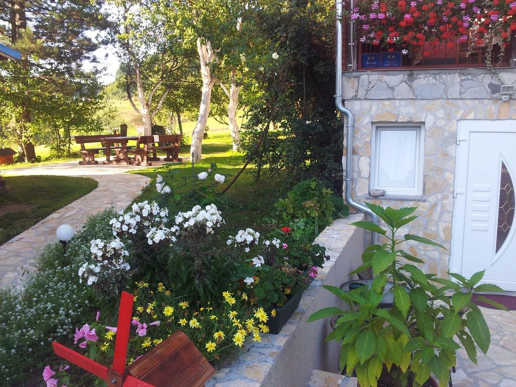 Guest House Family Varda Plitvice Lakes Plitvicka Jezera Exterior photo